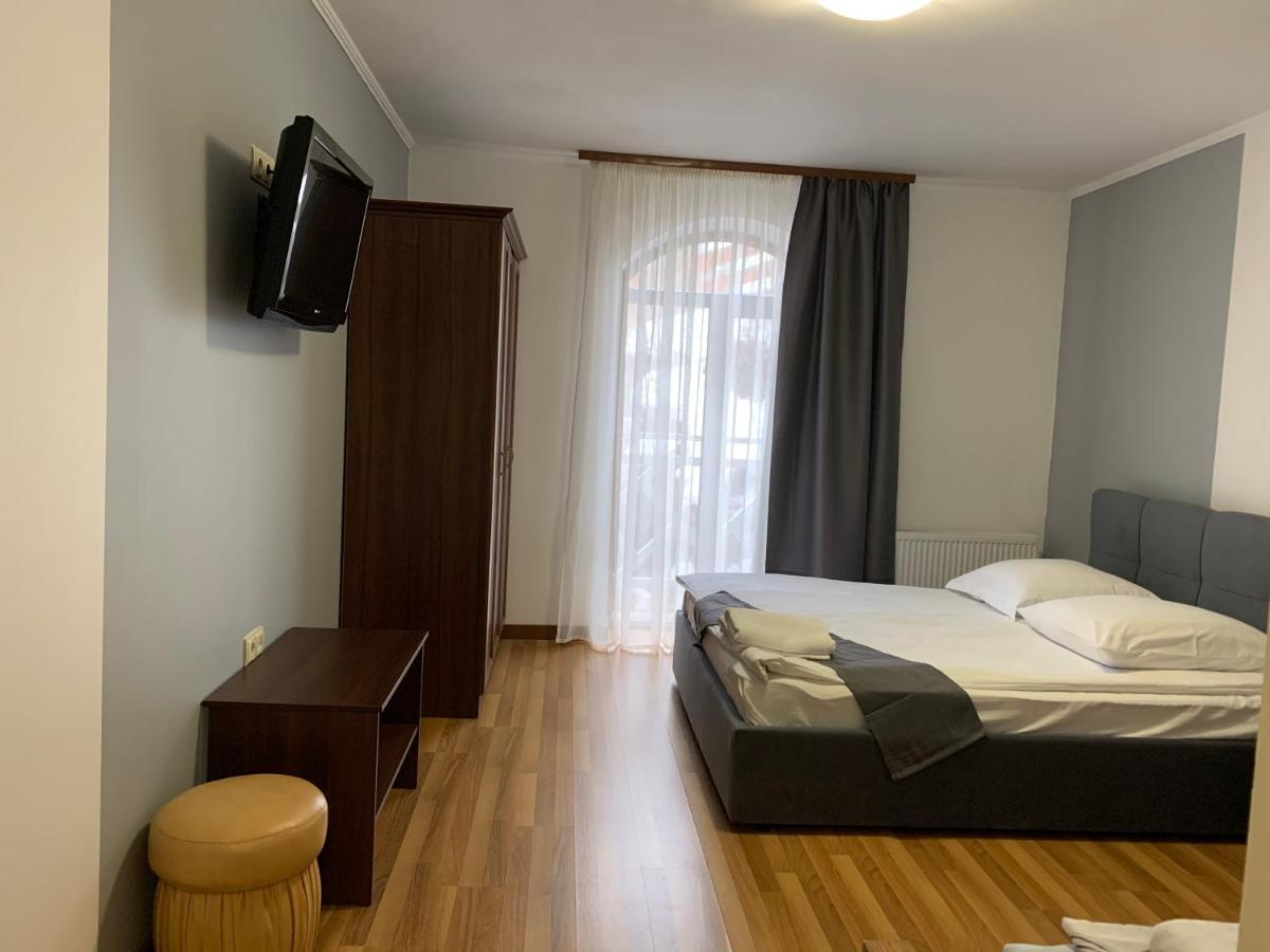 Hotel Kalyna 보로크타 외부 사진