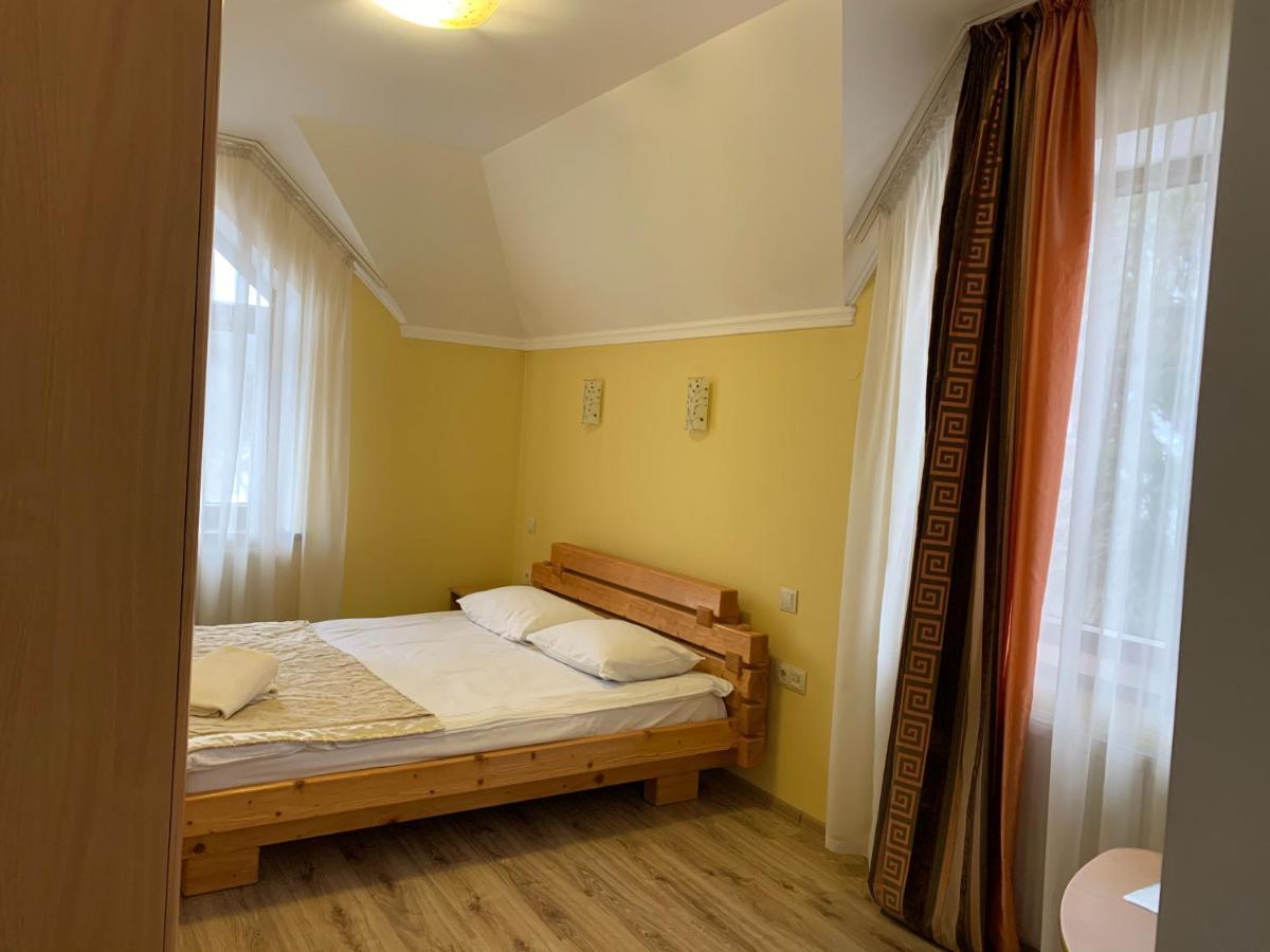 Hotel Kalyna 보로크타 외부 사진