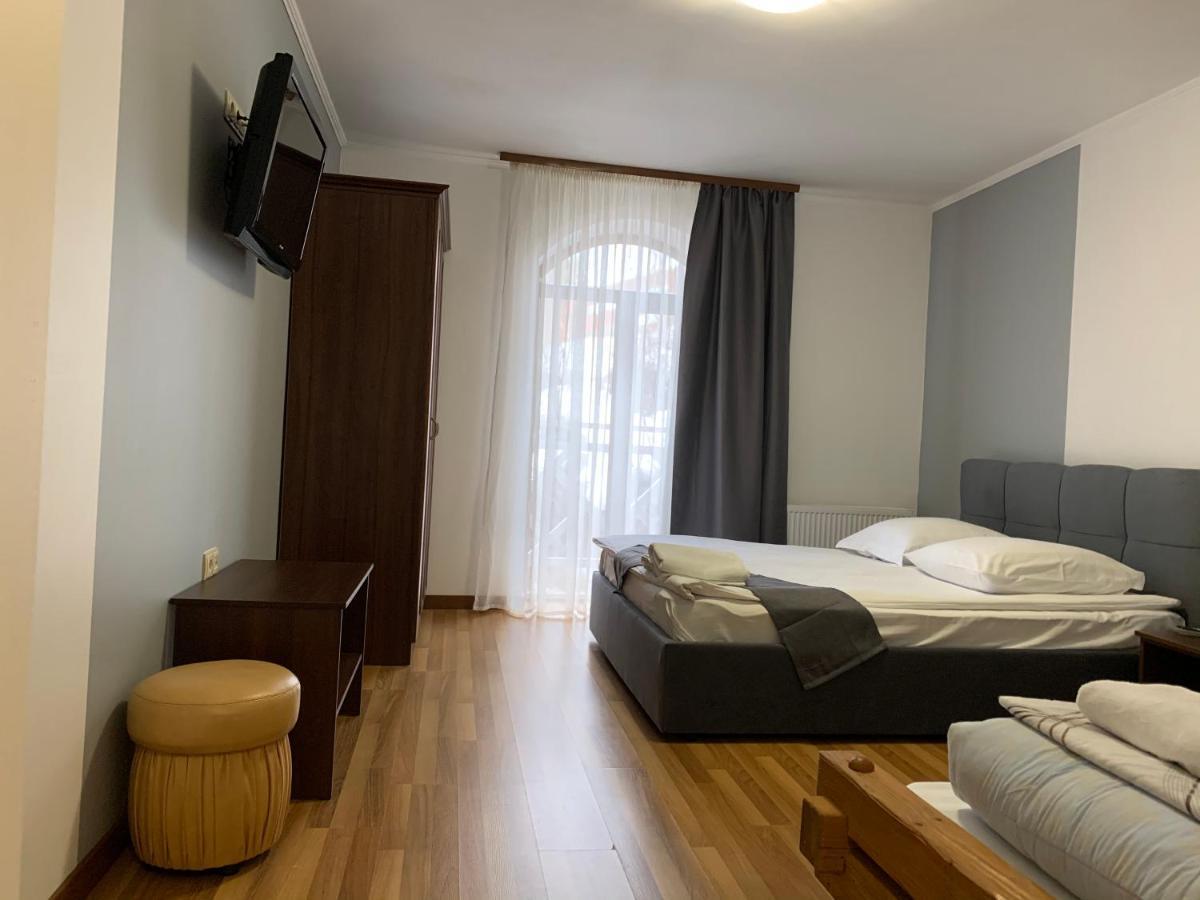 Hotel Kalyna 보로크타 외부 사진